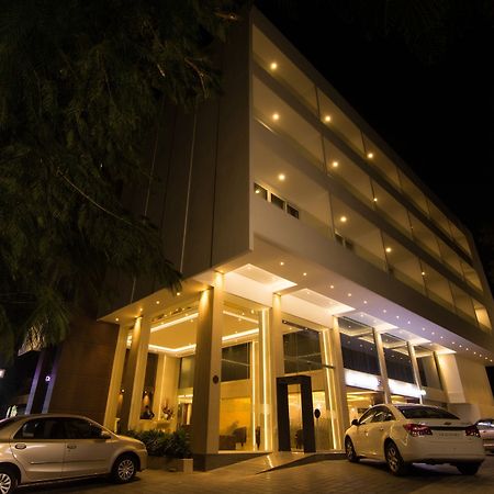 Roopa Elite Hotel Mysore Buitenkant foto